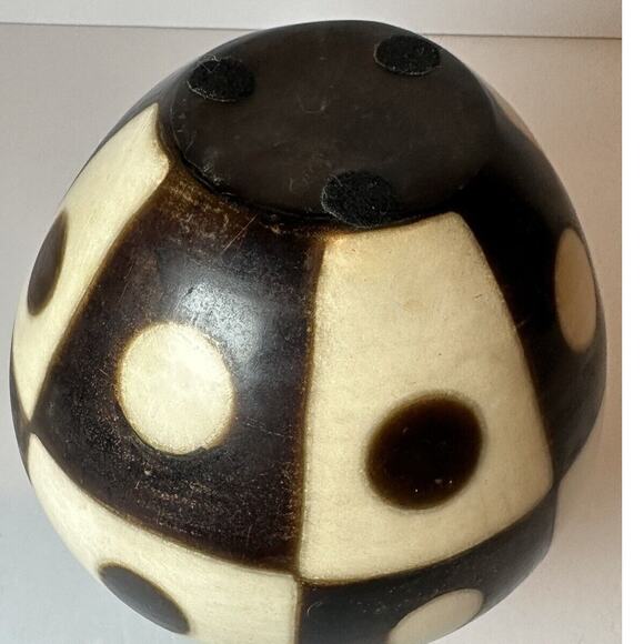 Valeriano Paz Folk Art Pottery Vase Chulucanas Peru Brown White Geometric Signed - Picture 7 of 7